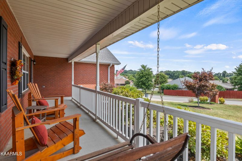 150 S Wingate Way, Lenoir City, TN 37771