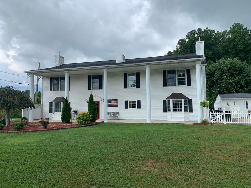 150 Storming Norman Dr, Harriman, TN 37748