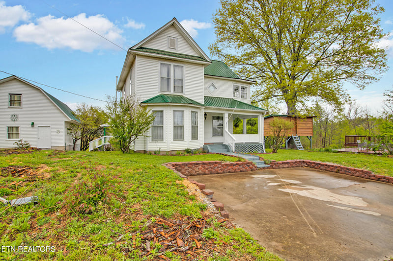 150 Summers Hill Rd, Sunbright, TN 37872