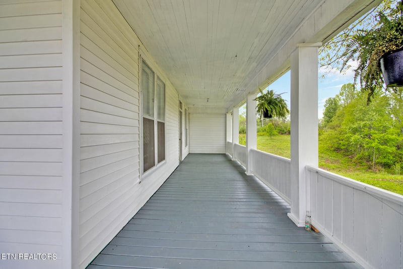 150 Summers Hill Rd, Sunbright, TN 37872