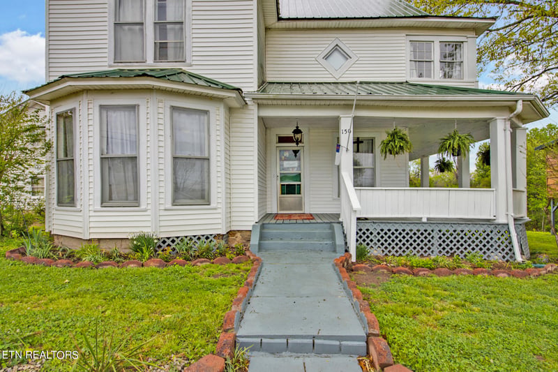 150 Summers Hill Rd, Sunbright, TN 37872