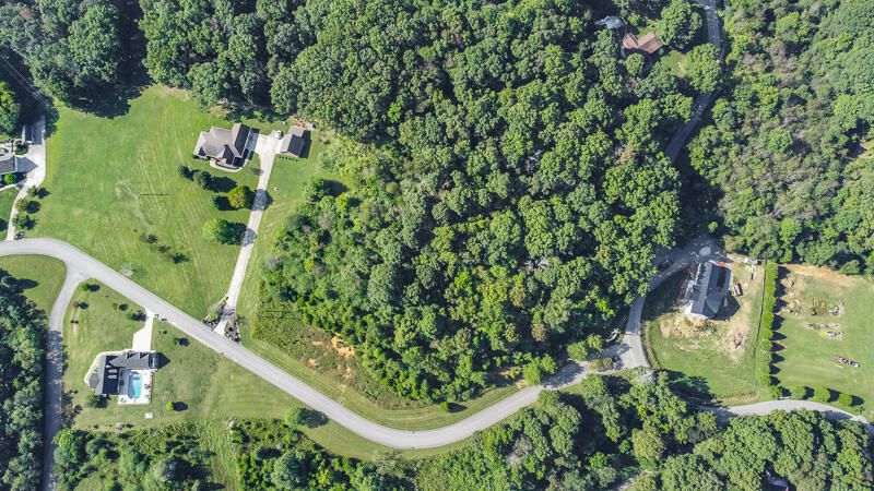 150 Vineyard Cove Dr, Loudon, TN 37774