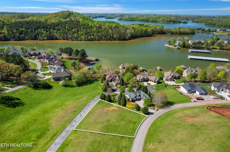 150 Wildwing Dr, Vonore, TN 37885