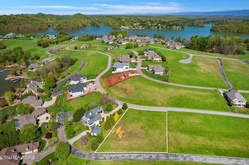 150 Wildwing Dr, Vonore, TN 37885