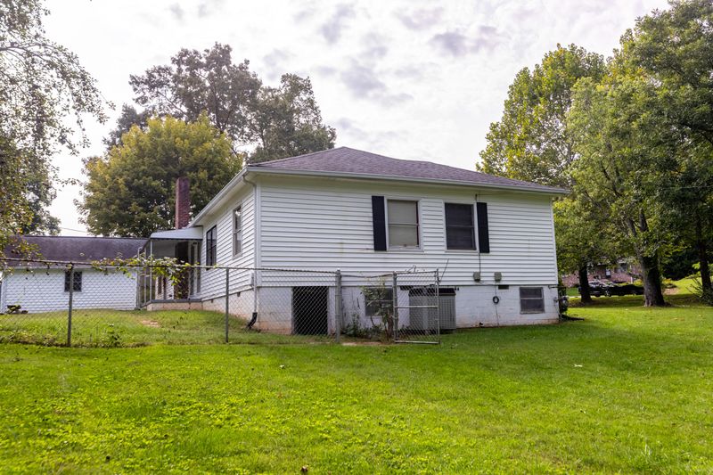 1500 Cedar Ln, Knoxville, TN 37918