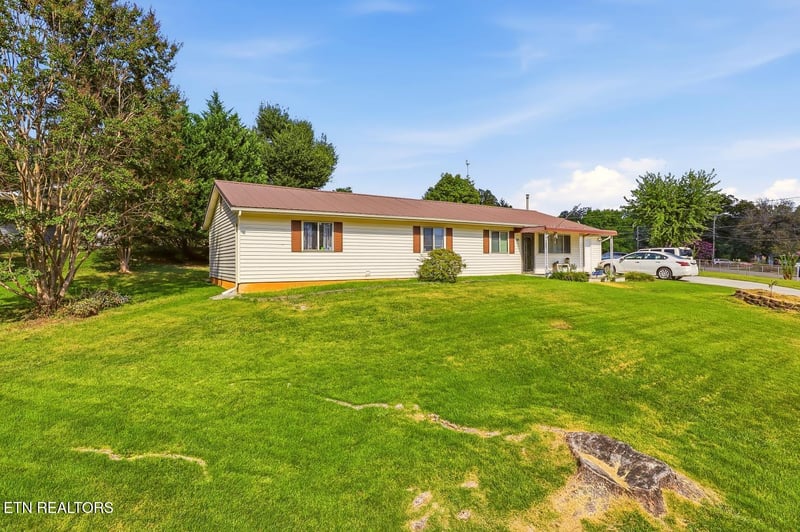 1500 Rambling Dr, Knoxville, TN 37912