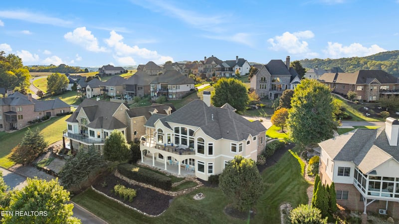1500 Rarity Bay Pkwy, Vonore, TN 37885