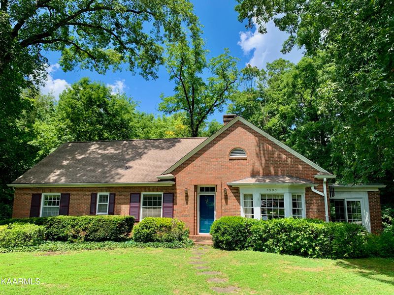 1500 Robin Rd, Maryville, TN 37803