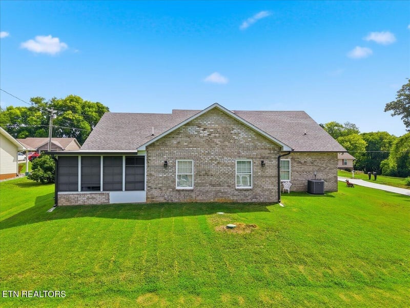 1501 John Sparks Dr, Friendsville, TN 37737