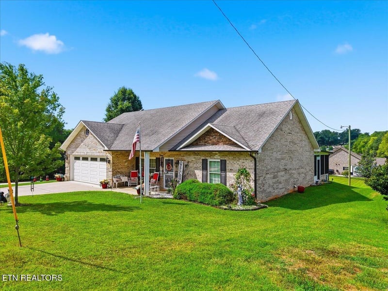 1501 John Sparks Dr, Friendsville, TN 37737