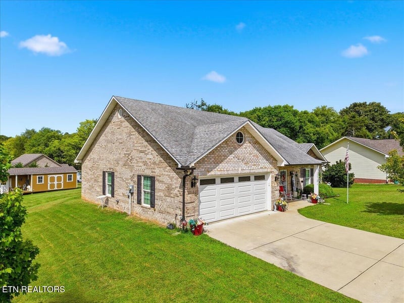 1501 John Sparks Dr, Friendsville, TN 37737