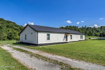 1501 Loudon Hwy, Philadelphia, TN 37846