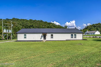 1501 Loudon Hwy, Philadelphia, TN 37846