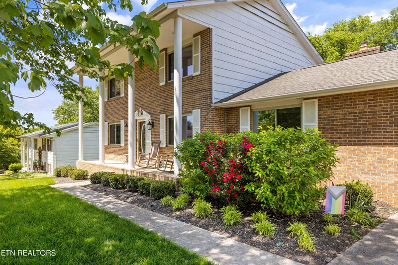 1501 Moorgate Dr, Knoxville, TN 37922