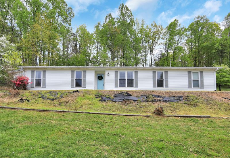 1501 Pinecrest Rd, Jacksboro, TN 37757