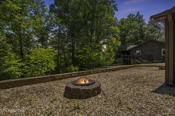 1501 Walt Price Rd, Pigeon Forge, TN 37876