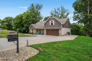 1502 Sally View Dr, Friendsville, TN 37737