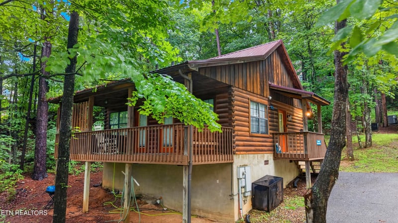 1503 Squirrel Nest Way, Sevierville, TN 37876