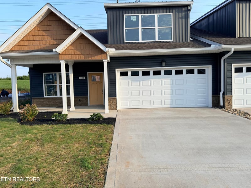 1503 Sunrise Crest Ln, Powell, TN 37849