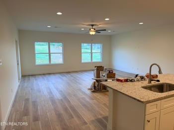 1503 Sunrise Crest Ln, Powell, TN 37849