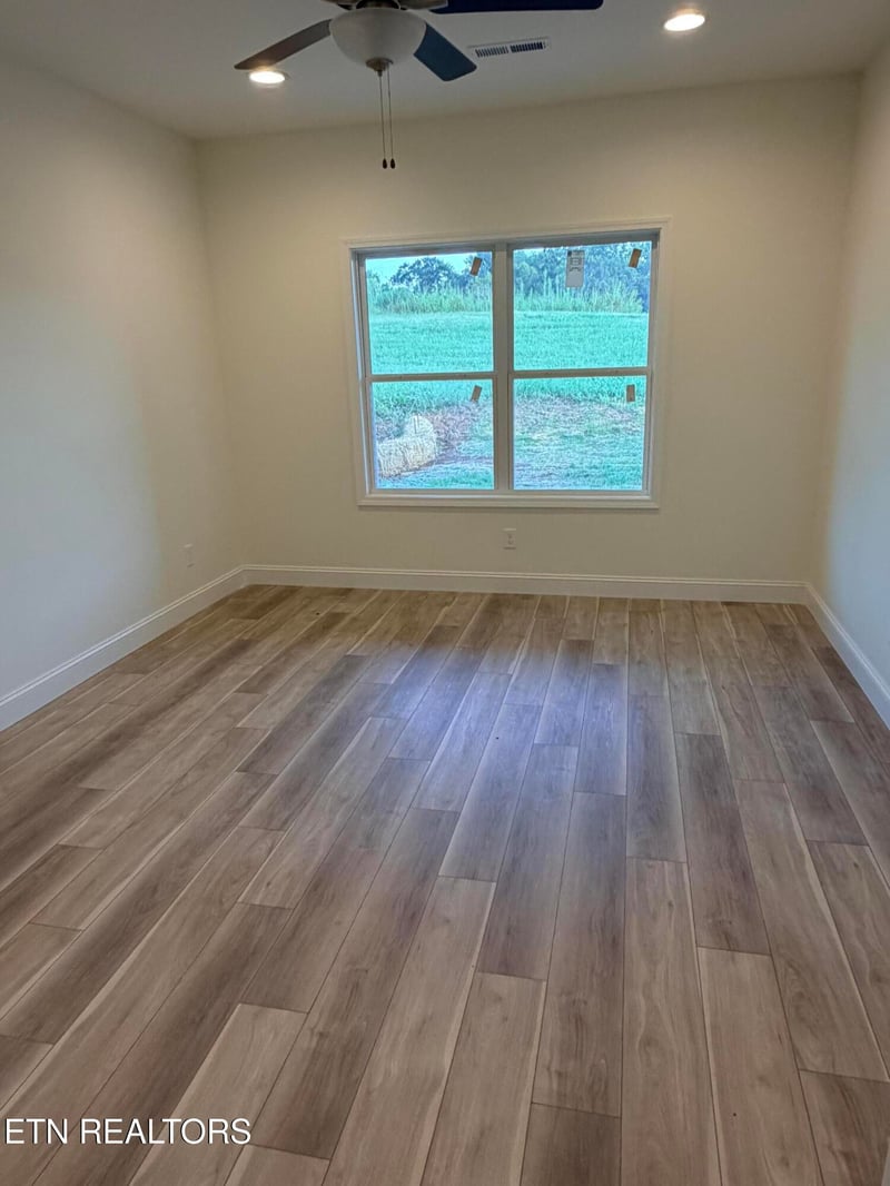 1503 Sunrise Crest Ln, Powell, TN 37849