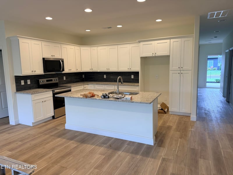 1503 Sunrise Crest Ln, Powell, TN 37849