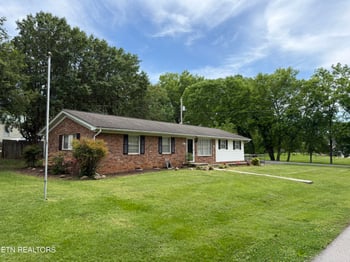 1504 Larry Rd, Maryville, TN 37803