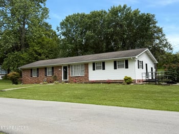 1504 Larry Rd, Maryville, TN 37803