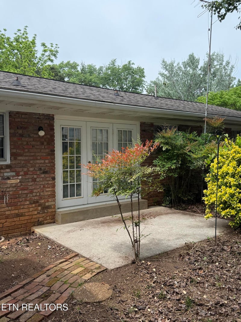 1504 Larry Rd, Maryville, TN 37803