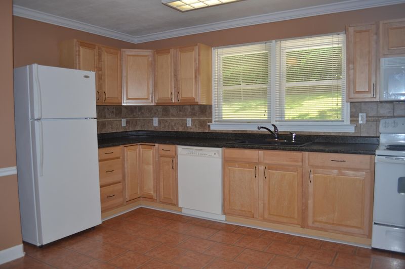 1504 Maple Dr, Knoxville, TN 37918