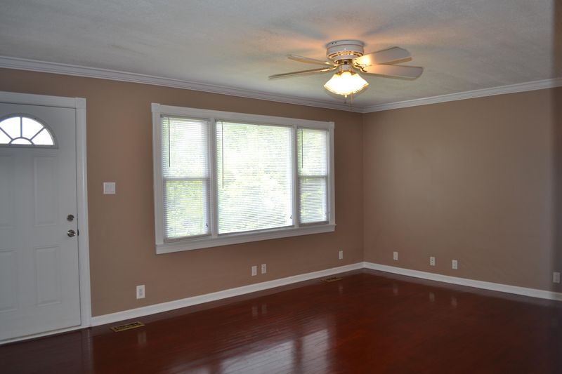 1504 Maple Dr, Knoxville, TN 37918