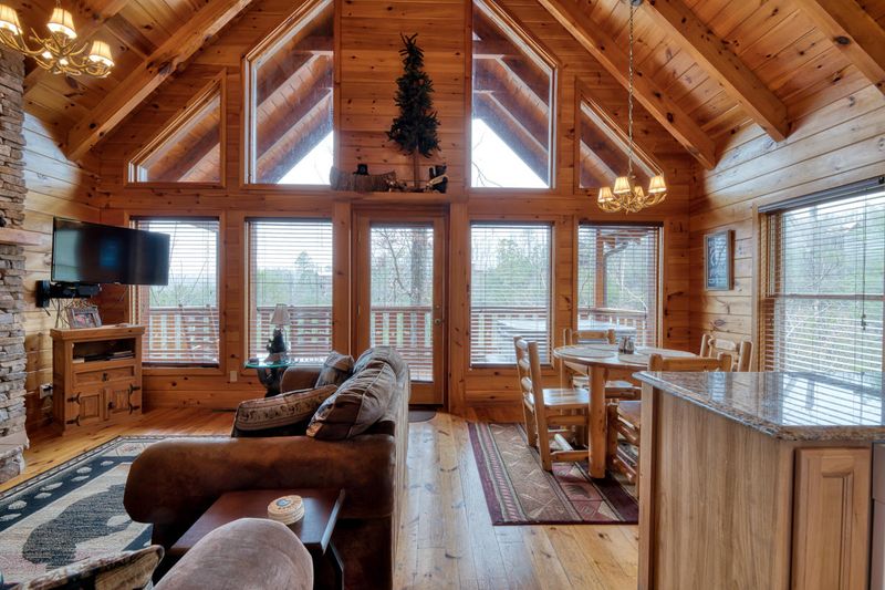 1504 Turkey Valley Ln, Sevierville, TN 37862