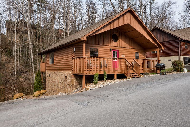1505 Bears Den Way, Sevierville, TN 37862