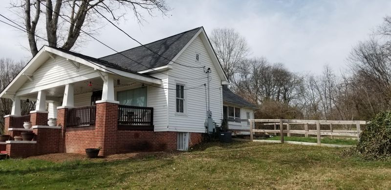 1505 Highland Dr, Knoxville, TN 37918