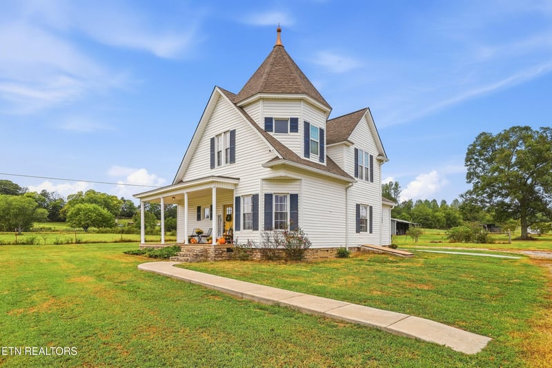 1505 Niles Ferry Rd, Madisonville, TN 37354