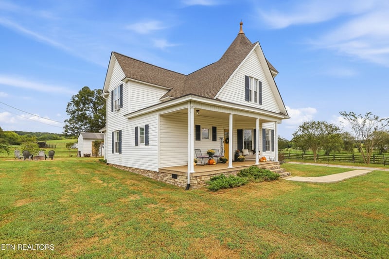 1505 Niles Ferry Rd, Madisonville, TN 37354