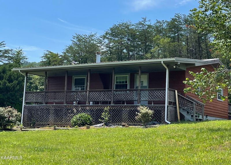 1505 Reagan Valley Rd, Tellico Plains, TN 37385