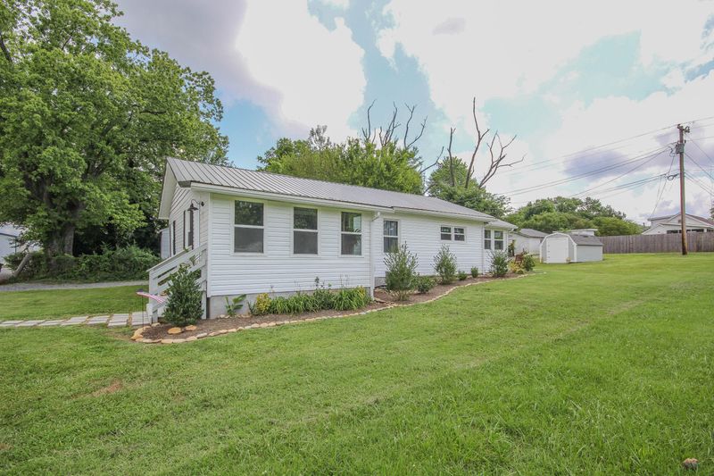 1506 Monroe Ave, Maryville, TN 37804