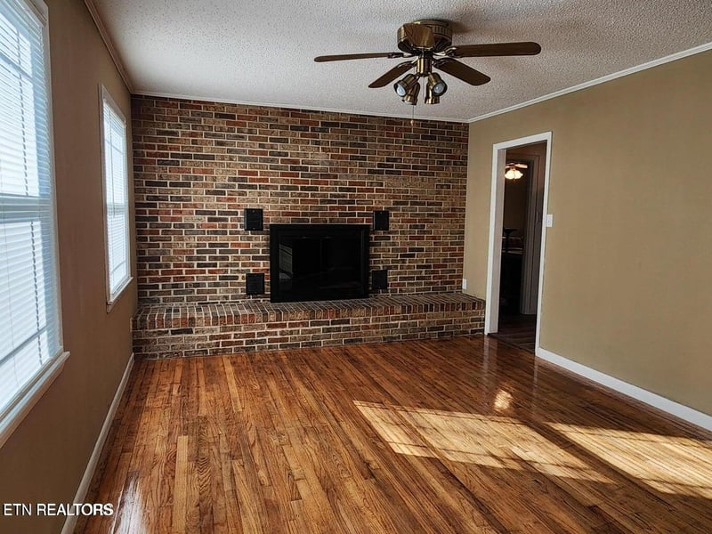 1506 Ridgeway Cir, Athens, TN 37303