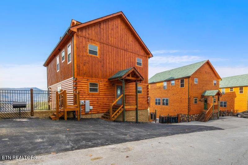 1507 Firefly Trail Way, Sevierville, TN 37862