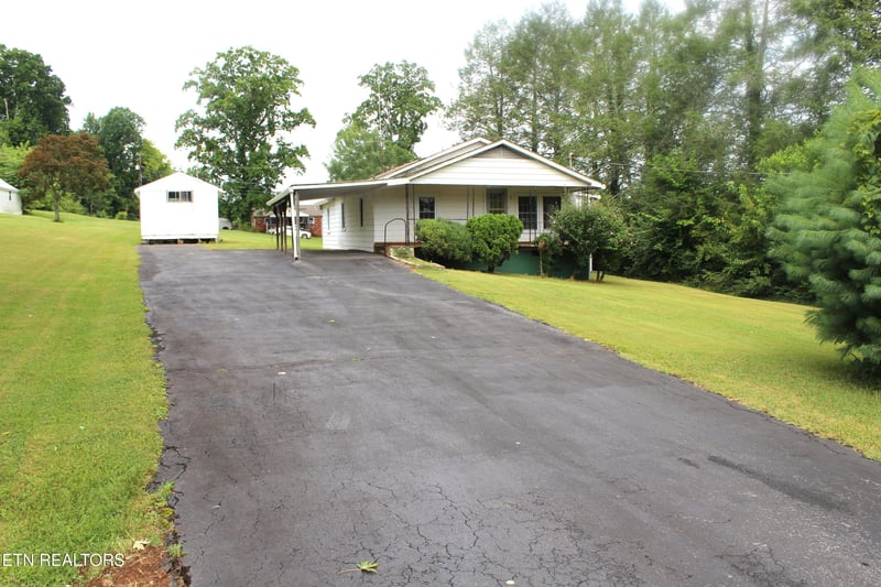 1507 Paris Rd, Knoxville, TN 37912