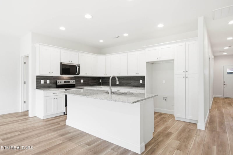 1508 Sunrise Crest Ln, Powell, TN 37849