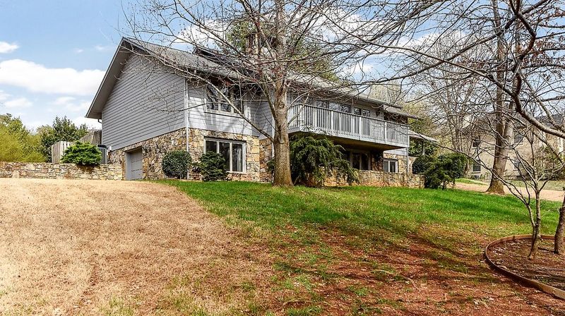 1509 Dunbarton Dr, Maryville, TN 37803