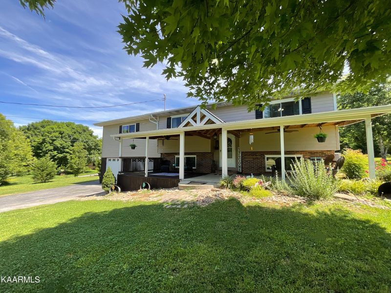 1509 Floyd Rd, Sevierville, TN 37876