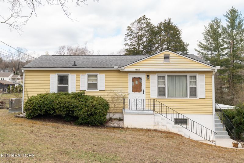 1509 Maple Dr, Knoxville, TN 37918