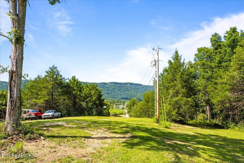 151 Angel Ln, Lafollette, TN 37766