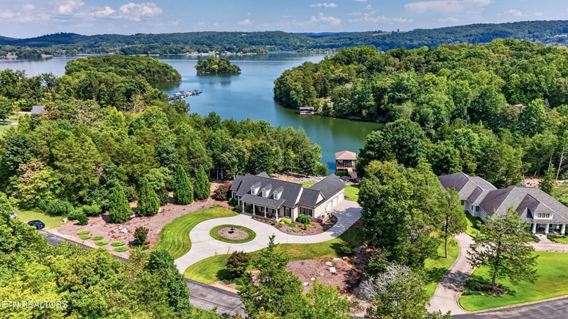 151 E Shore Dr, Rockwood, TN 37854