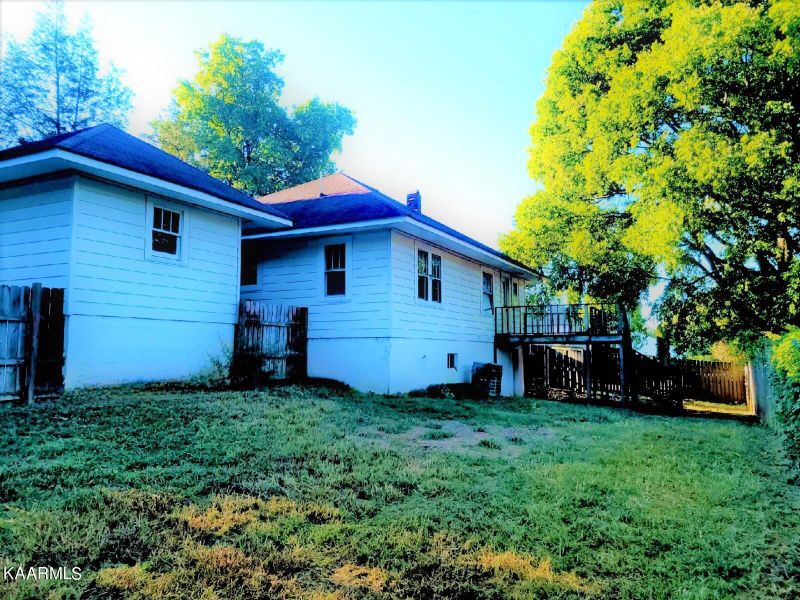 151 Fox Rd, Knoxville, TN 37922