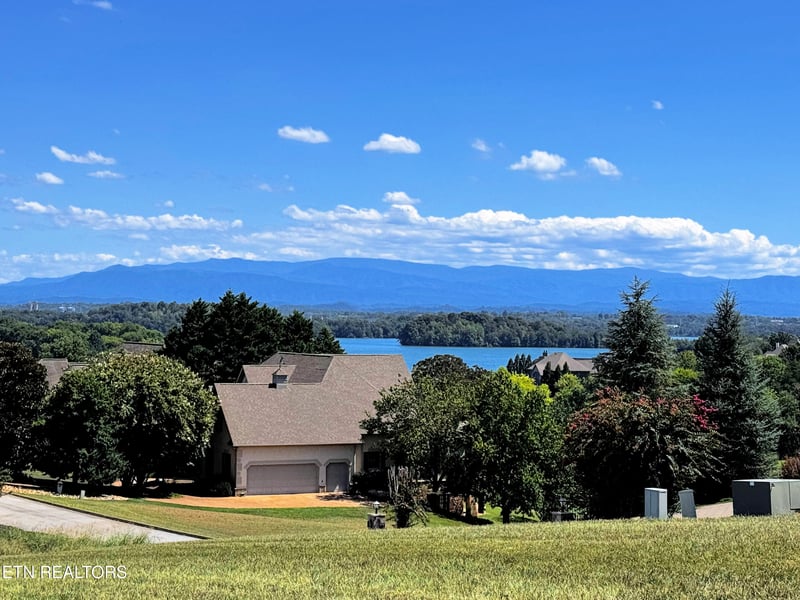 151 Gold Finch Ln, Vonore, TN 37885