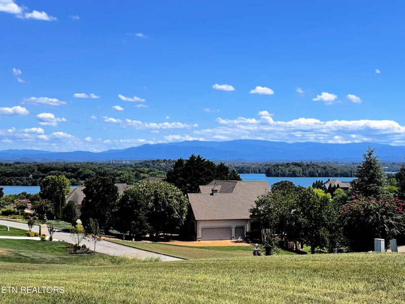 151 Gold Finch Ln, Vonore, TN 37885